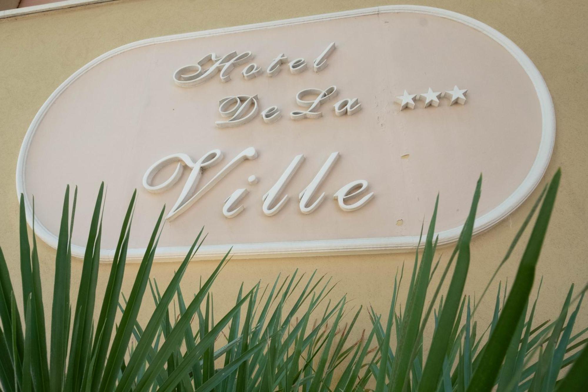 Hotel De La Ville Rimini Exteriör bild