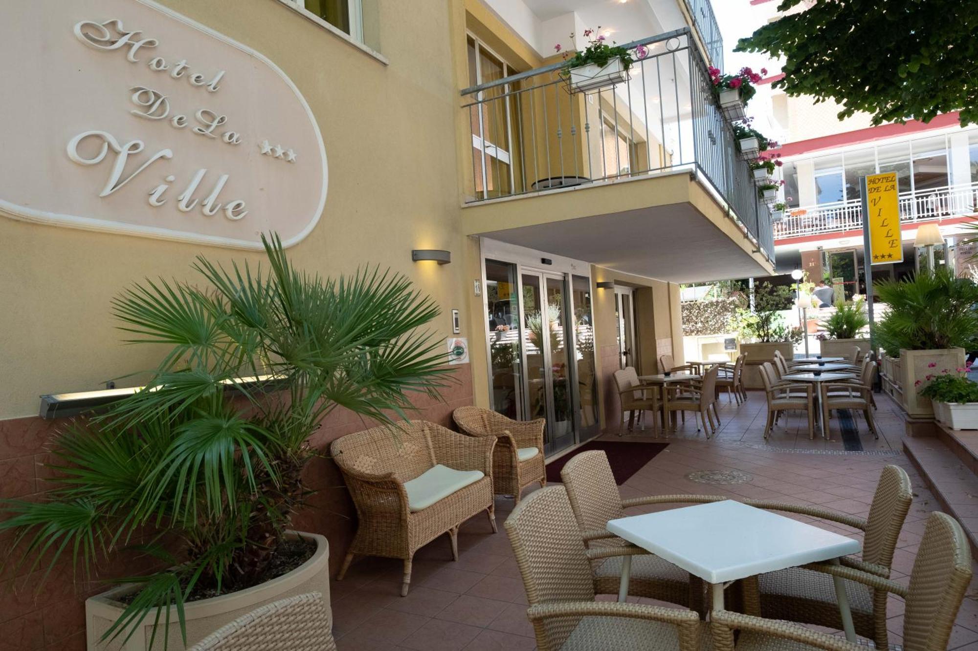 Hotel De La Ville Rimini Exteriör bild